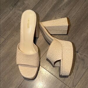 Larroude Dolly Mule In Natural Raffia